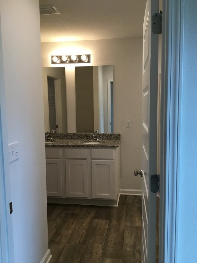 Building Photo - Beautiful 3/2 Family home in Beulah- Close to Navy Federal Credit Union Main Campus!