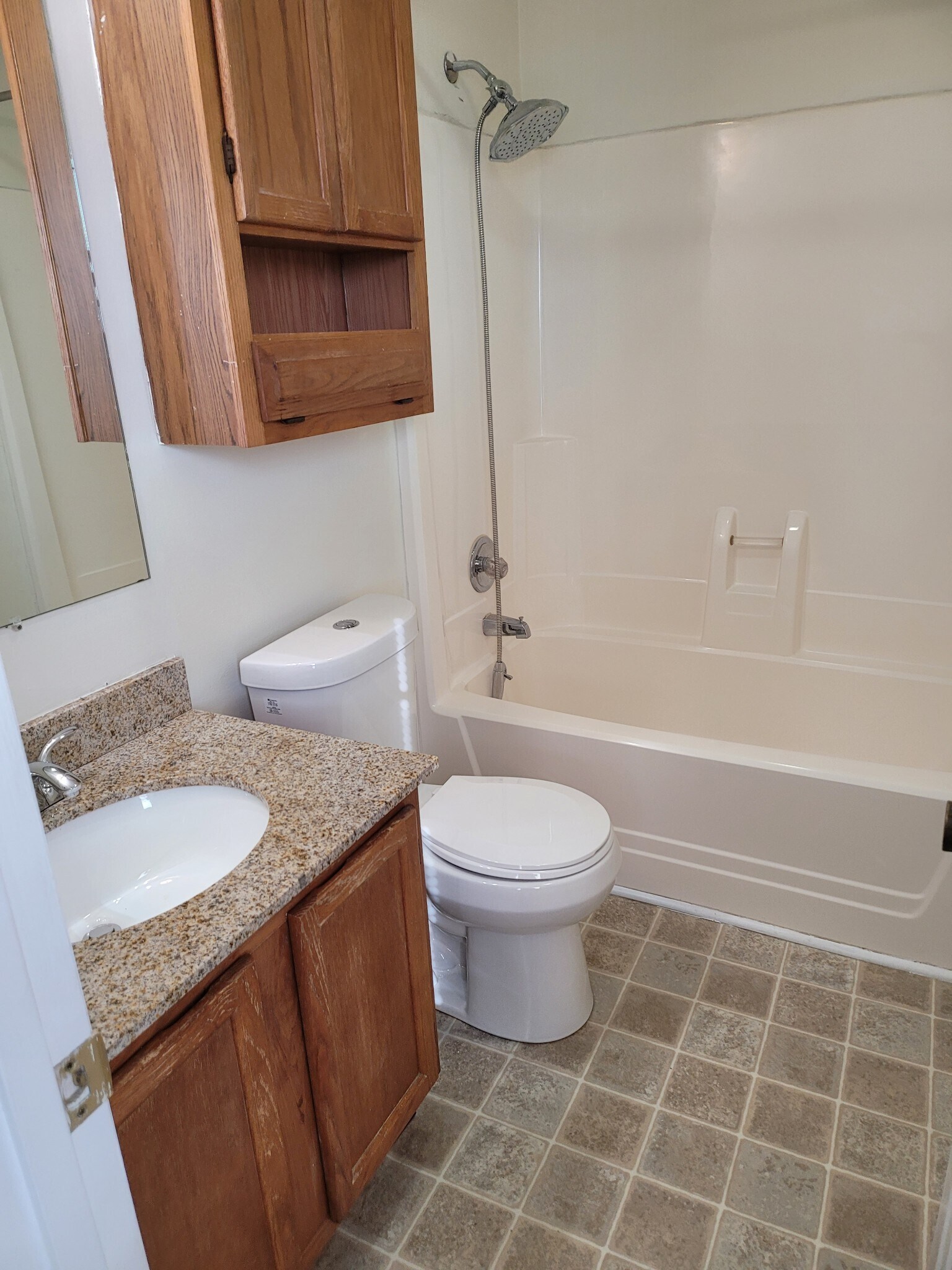 Building Photo - 255 Mayflower Ln N