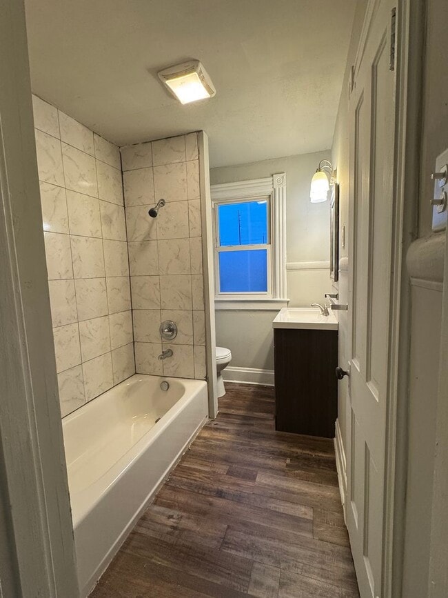 Building Photo - 1147 Heaton St