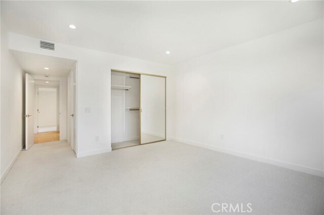 Building Photo - 31612 W Nine Dr