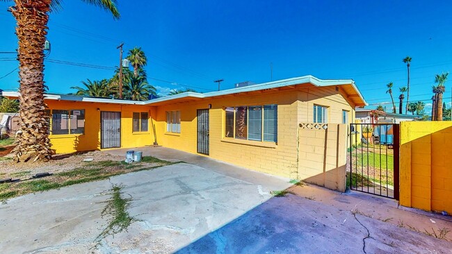 Building Photo - 1304 Rexford Pl