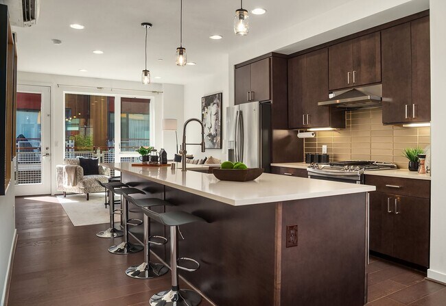 Building Photo - 3bd/3ba Seattle Townhome