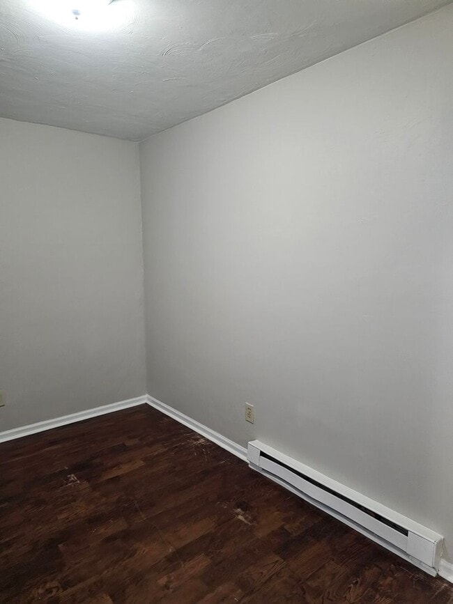 Building Photo - 410 Pendleton St