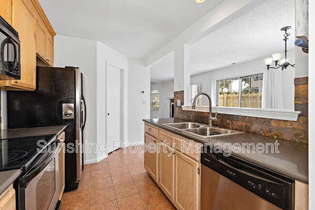 Building Photo - 4829 Shallowford Cir