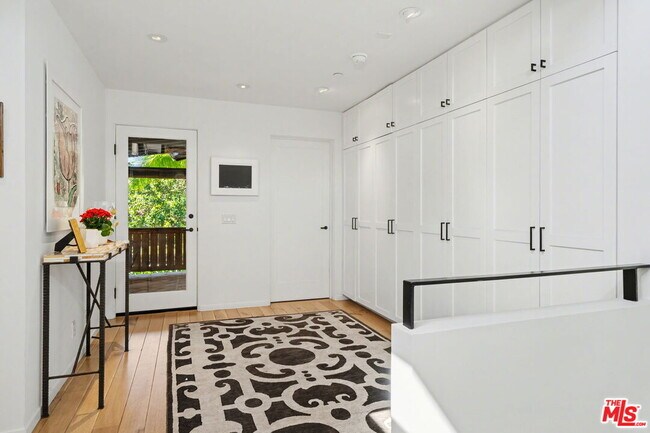 Building Photo - 420 Alta Ave