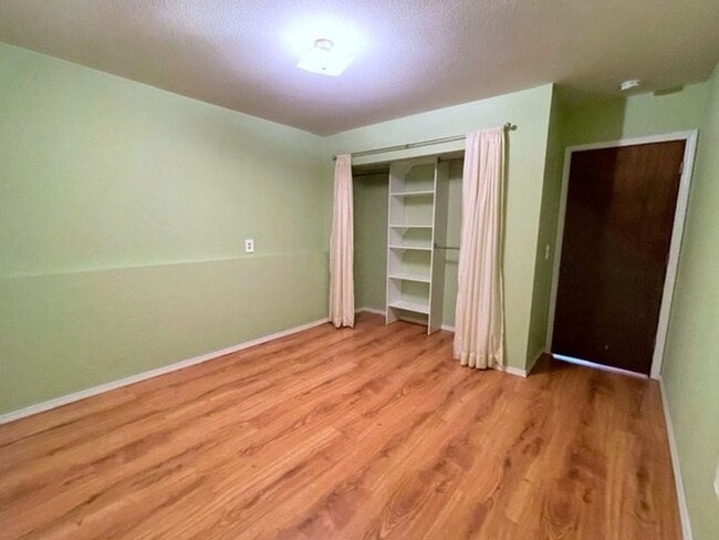 Building Photo - East Anchorage Four Bedroom Home with Bonu...
