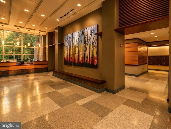Building Photo - 4600 S Four Mile Run Dr