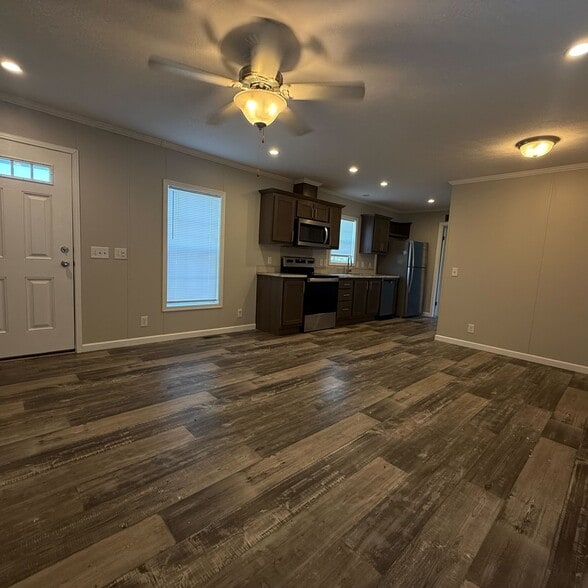 Building Photo - 10610 State Rte 762