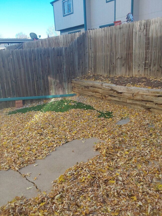 Building Photo - 909 44th Ave Ct