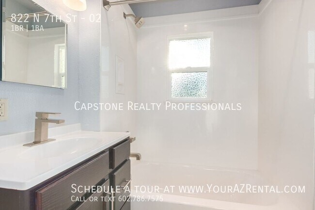 Building Photo - 822 N 7th St