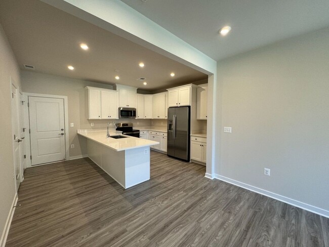 Building Photo - Brand New 3 Bed 2.5 Bath Townhouse Style C...
