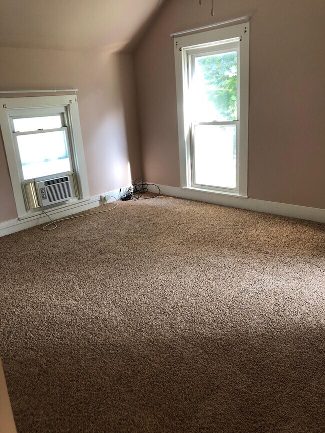 Upstairs BR 1 - 1425 5th Ave