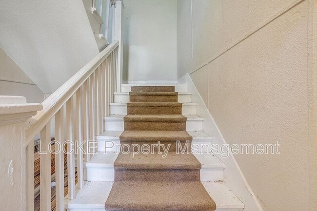 Building Photo - 1016 E Arlington Ave