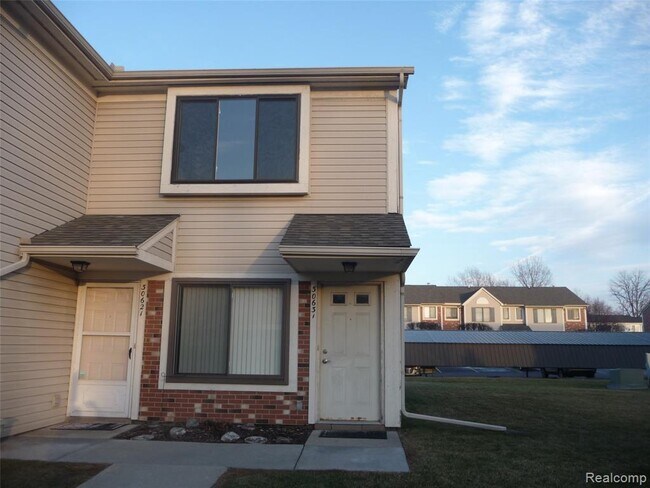 Building Photo - 30631 Hidden Pines Ln