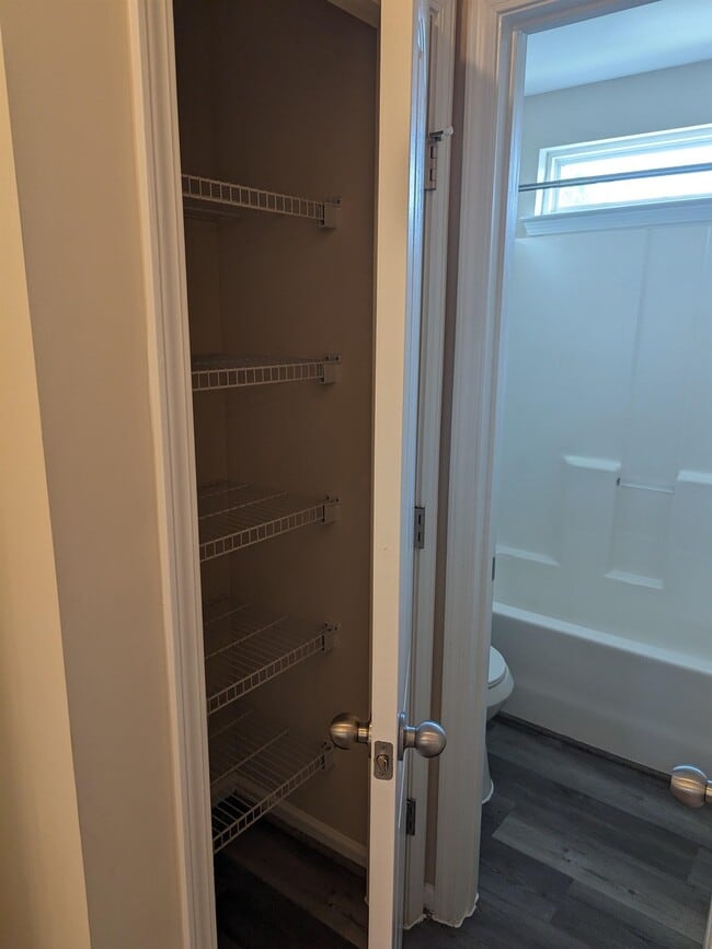 Building Photo - 155 Oakmont Dr