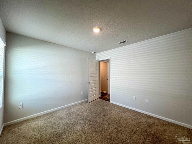 Building Photo - 5257 Peach Dr