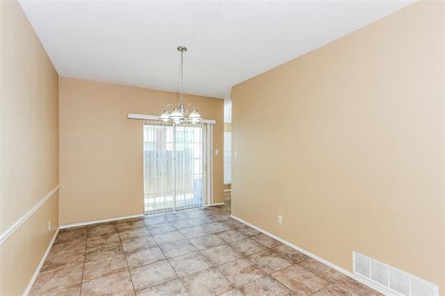 Building Photo - 2720 Clovermeadow Dr