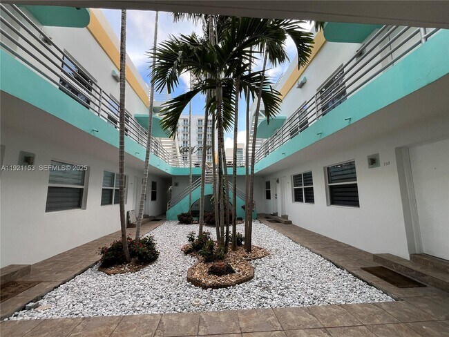 Building Photo - 326 Wilson St