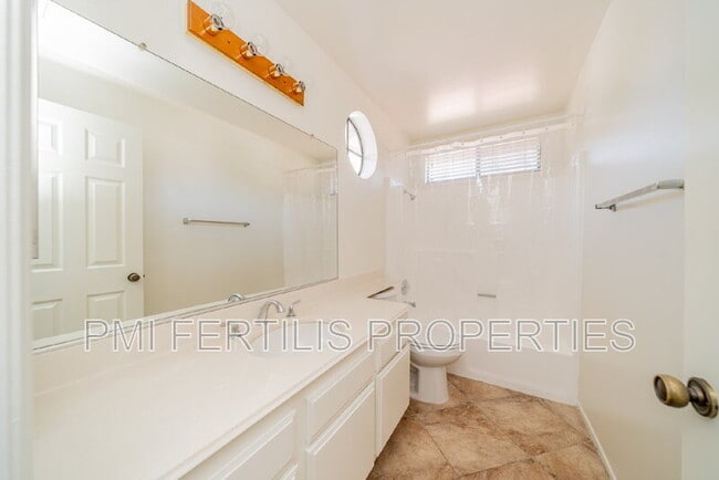 Building Photo - 10909 Rollins Ct