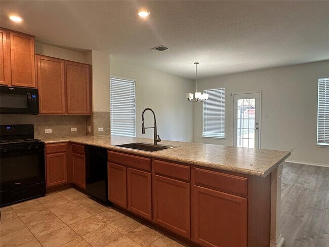 Building Photo - 6240 Mantalcino Dr