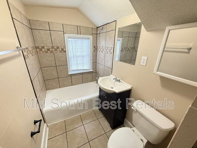 Building Photo - 1 N Front St