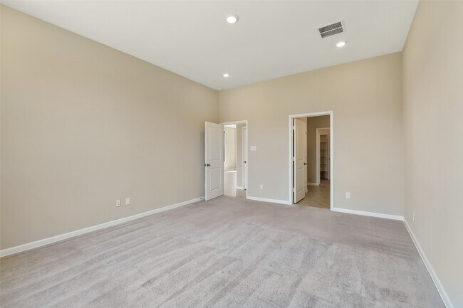 Building Photo - 1439 Northwood Blf Ln