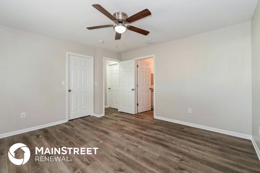 Building Photo - 2216 NW 5th St