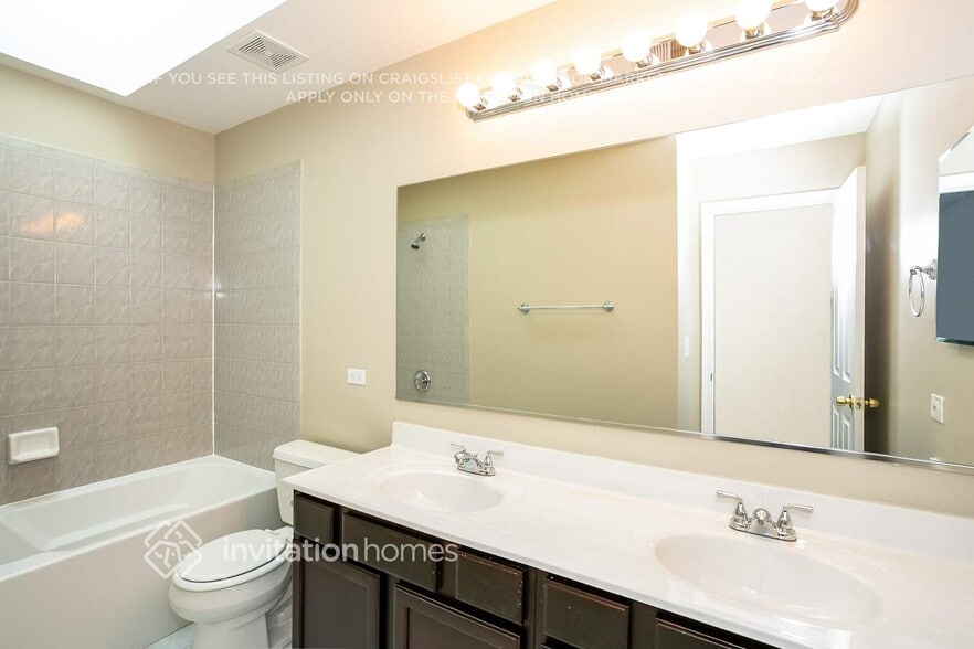 Building Photo - 484 Columbine Ln