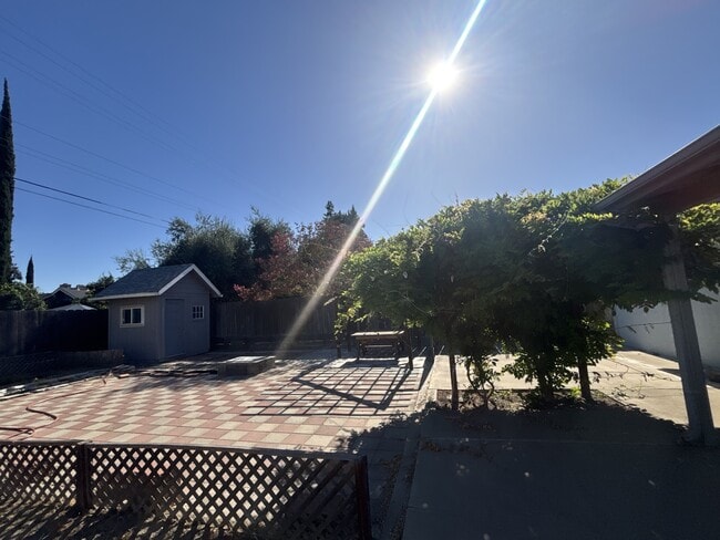 Building Photo - 1816 Fallon Ln