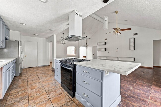 Building Photo - 15919 Barbarossa Dr