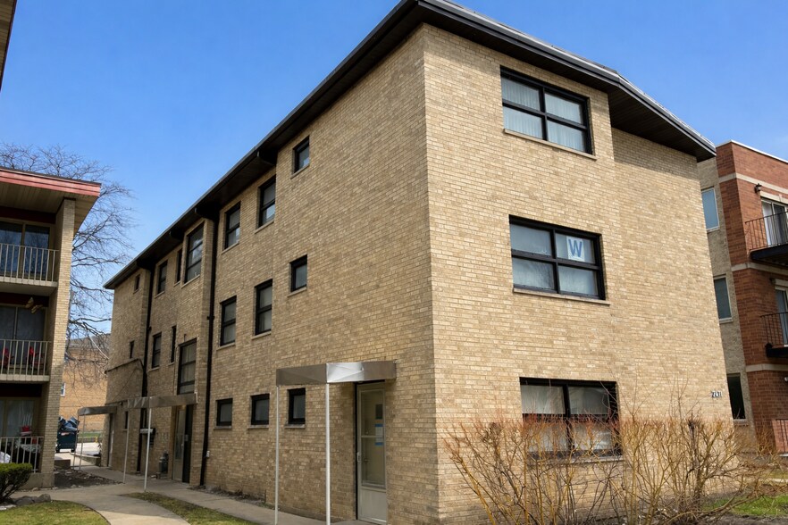 Building Photo - 2431 N 76th Ct