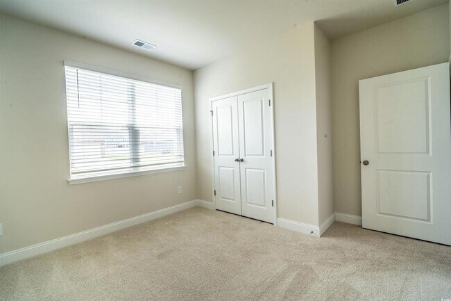 Building Photo - 816 Hibernation Wy