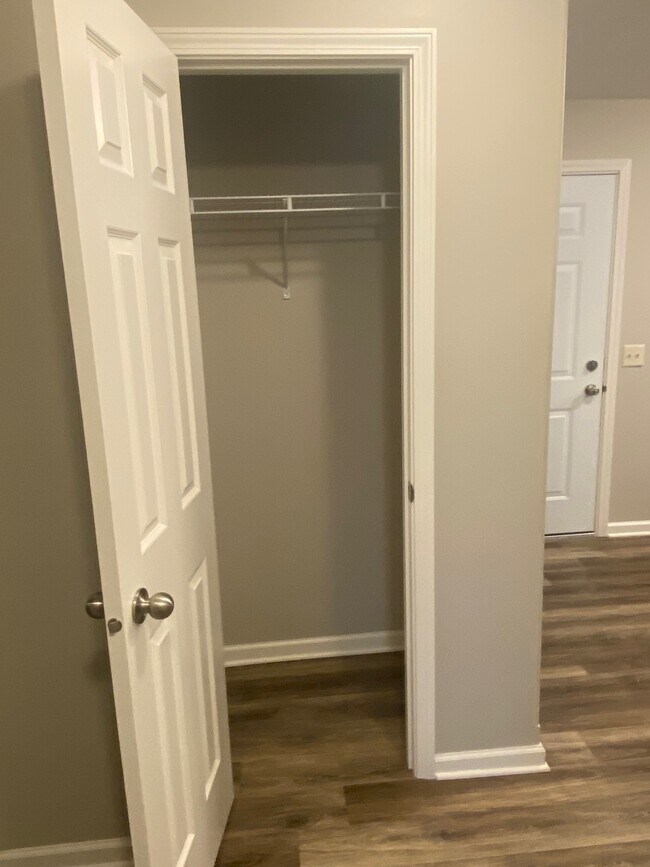 Building Photo - 1617 E Military Ave