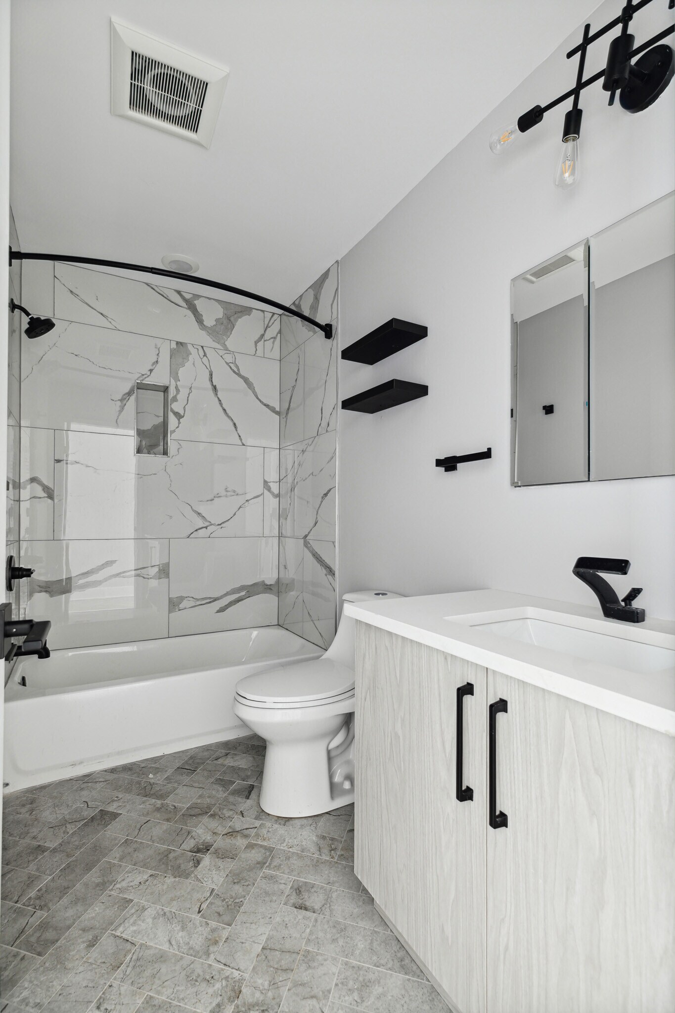 Building Photo - 862 N 41st St