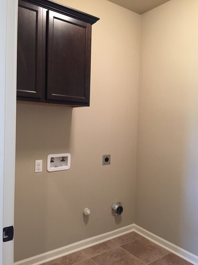 Building Photo - New Lake Front Home in Magnolia Lakes off ...