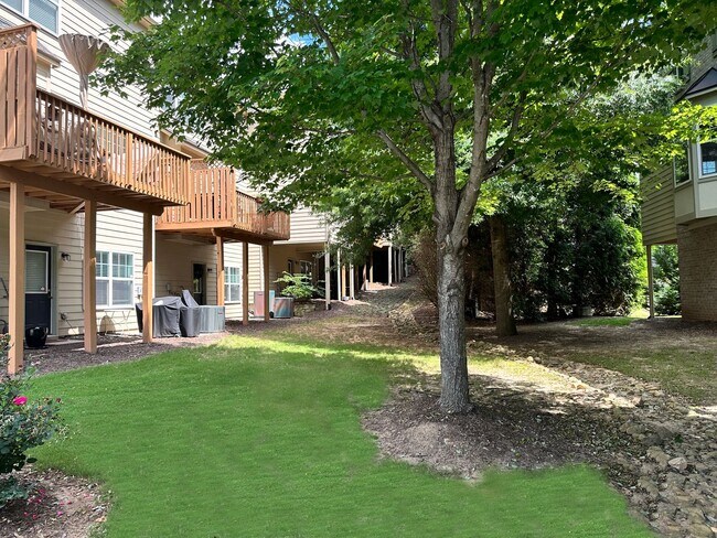 Building Photo - 2147 Yancy Ln