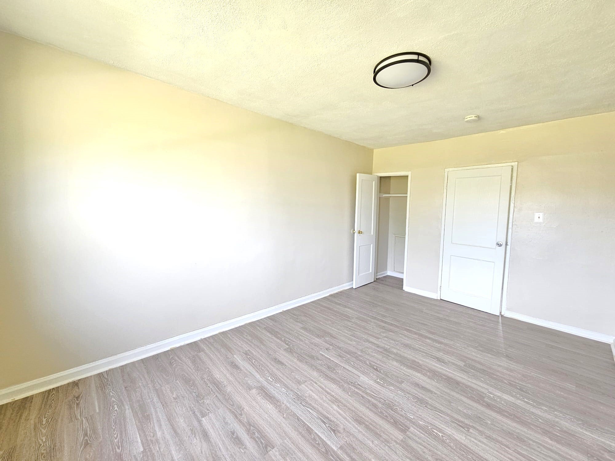 Building Photo - 1001 S Main St