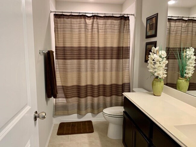 Building Photo - 24207 Oakdale Hls