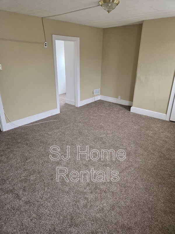 Building Photo - 649 Bordentown Rd