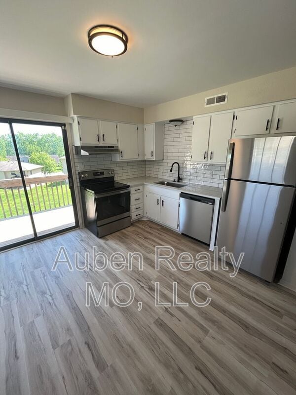 Primary Photo - 3306 NW Mill Dr