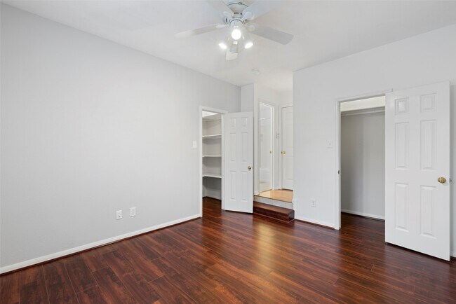 Building Photo - 9023 Eaglecove Dr