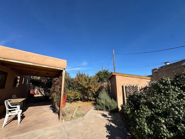 Building Photo - Northwest Living!