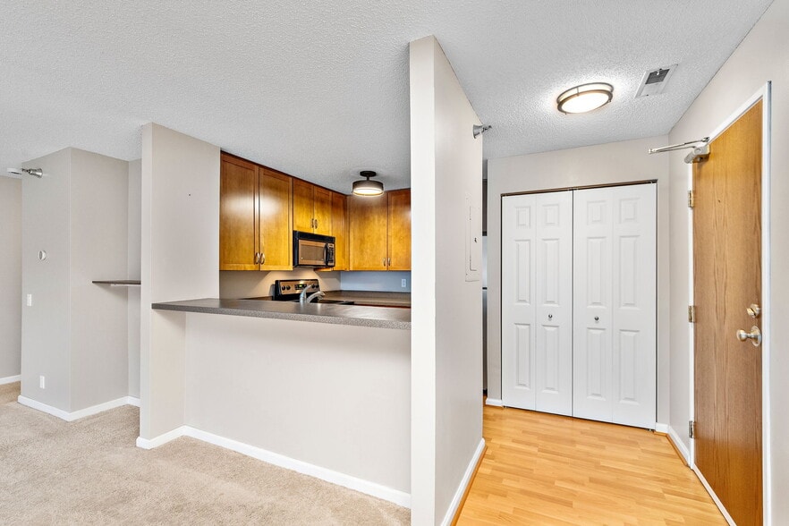 Building Photo - 6155 Chasewood Pky