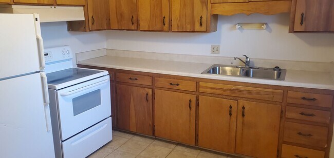 Building Photo - 2512-2514-2514 Braemore Rd