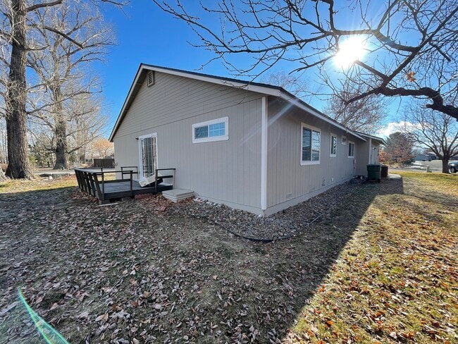 Building Photo - 1343 Wilson Cir