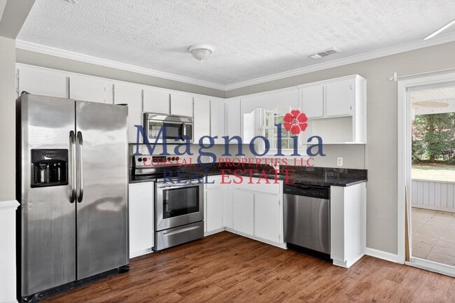 Building Photo - 3 bedroom 2 bathroom home in Richmond Hill GA