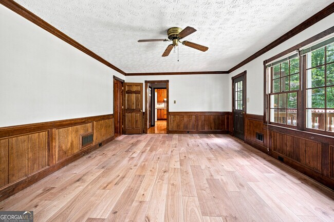 Building Photo - 965 Millbrook Ct