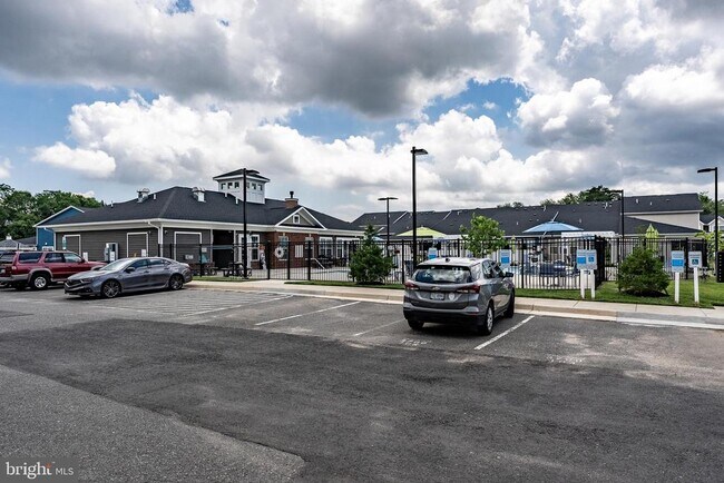 Building Photo - 3700 Havertill Ln