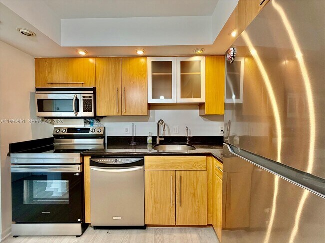 Building Photo - 20515 E Country Club Dr