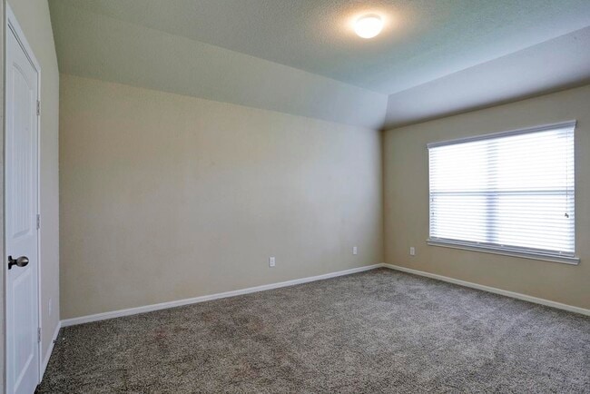 Building Photo - 3015 McDonough Way